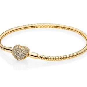 New Pandora Sparkling Heart Charm Bracelet 
Gold-Tone